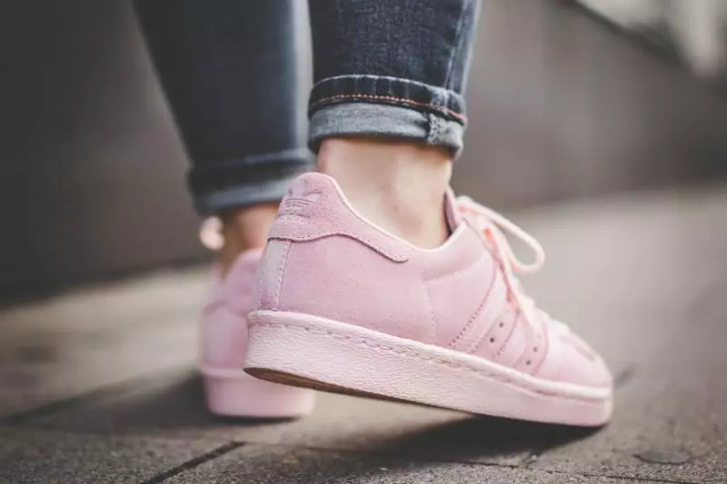 Adidas推出夏日必備的粉色鞋款,女性看了一定選擇困難症發作!