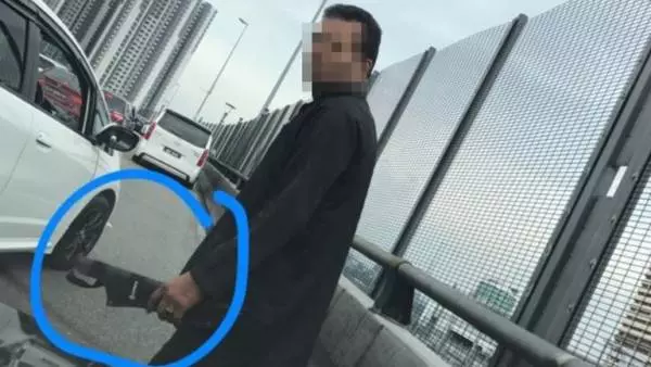 疑是新加坡司機被捕 路霸插隊還撞別人車