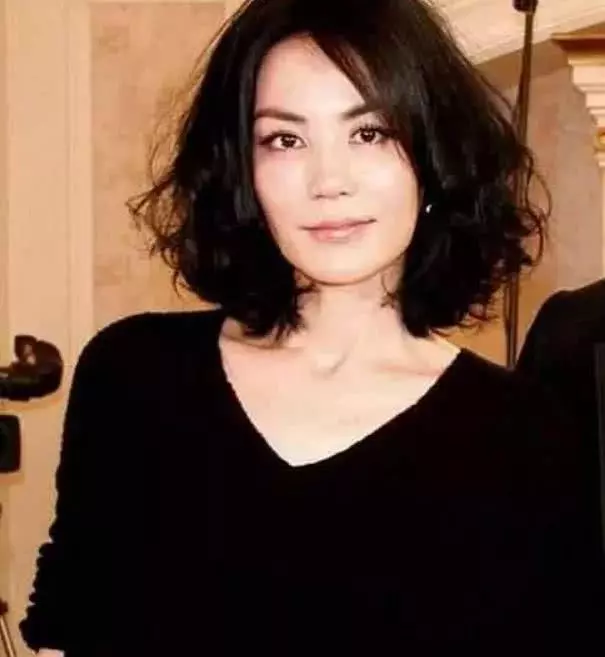 王菲再度被拋棄?謝霆鋒搬出王菲別墅重回張柏芝和兒子身邊!