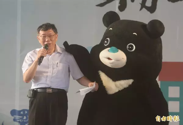 網路、實體雙管齊下 柯P競選將推LINE官方 帳號、出新書