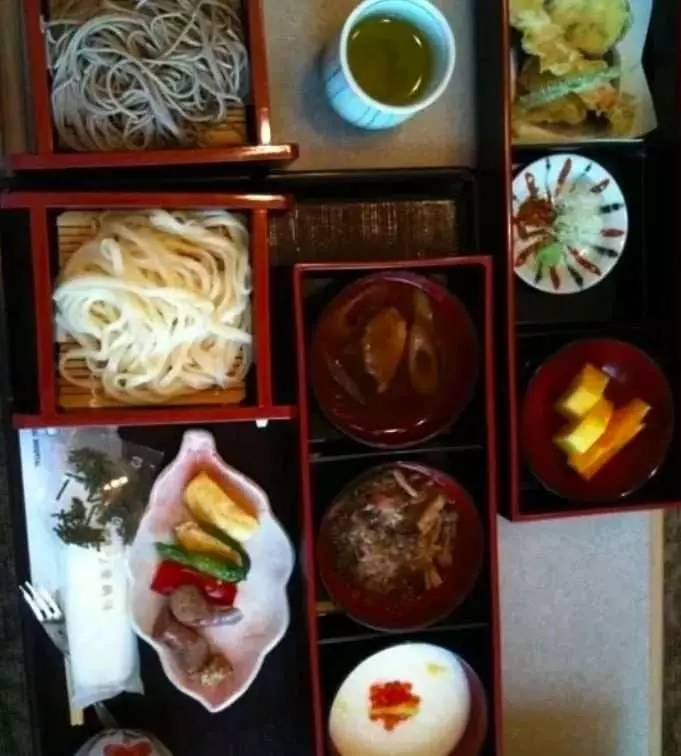 17個國家的醫院餐大盤點 「紅酒燉牛肉」也太享受了吧