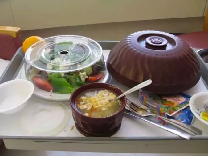 17個國家的醫院餐大盤點 「紅酒燉牛肉」也太享受了吧
