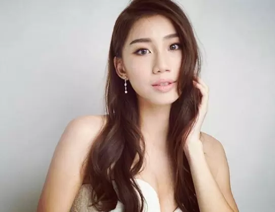 【大馬之光!】完美體態和才藝滿滿的女神 「Tiffany鄭亦庭」代表大馬出征競選2018年國際中華小姐!