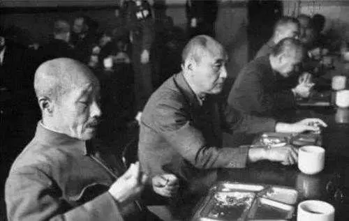 朝乒賽國乒第一冠誕生!張怡寧迷妹送對方鴨蛋;男隊下午爭冠