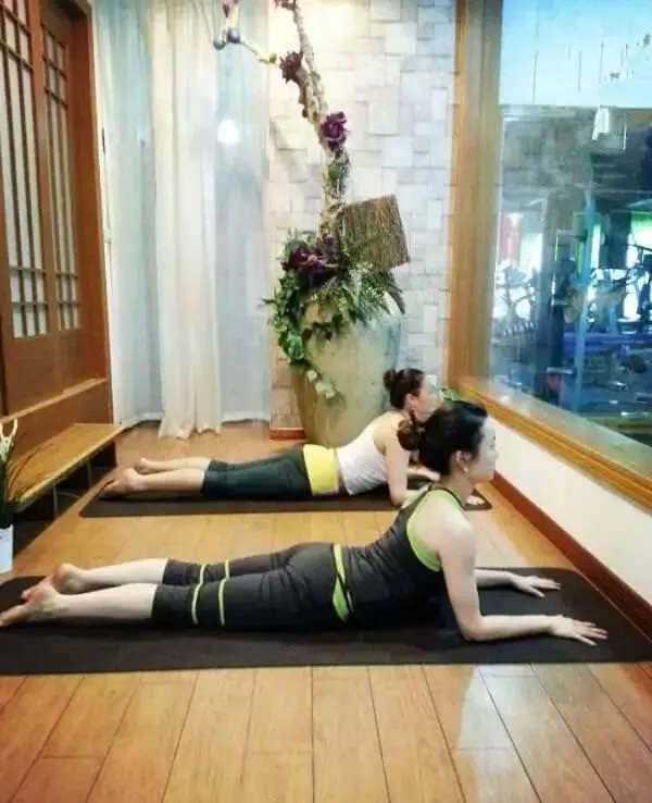 新手入門「瑜伽25式」,每天練一次,肩頸痠痛全消除!