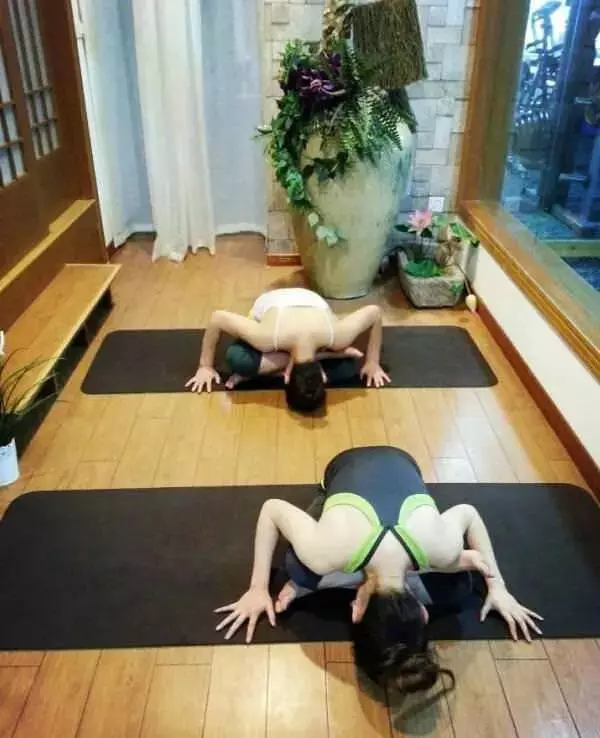 新手入門「瑜伽25式」,每天練一次,肩頸痠痛全消除!