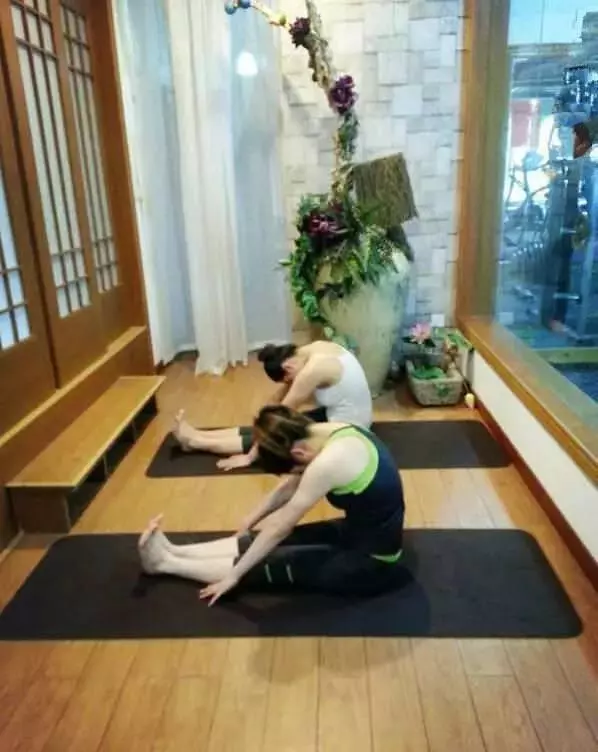 新手入門「瑜伽25式」,每天練一次,肩頸痠痛全消除!