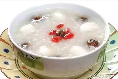 你身上的「4個祛濕開關」,輕輕一按濕氣就出來,何必花大錢去拔罐!