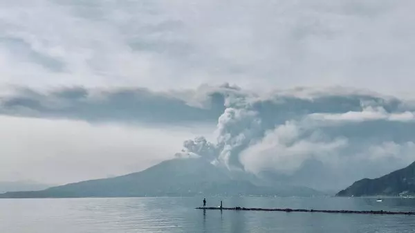 日本櫻島火山猛烈噴發 火山灰衝上4700公尺