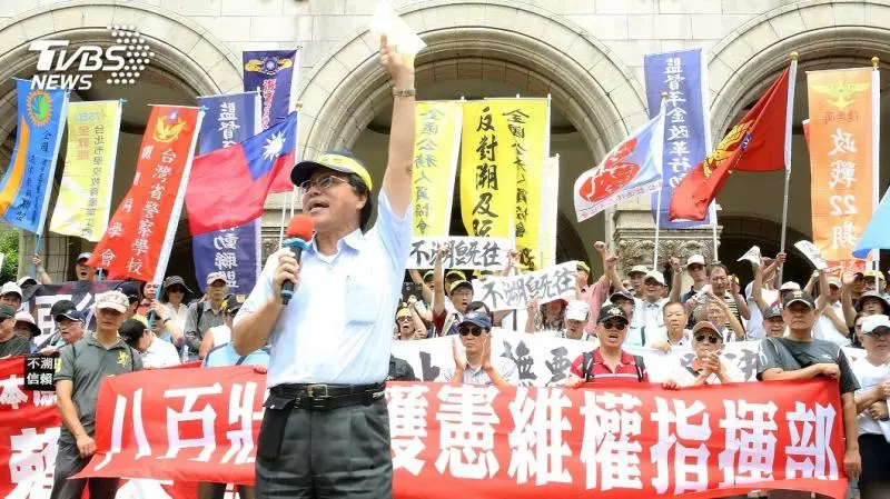 軍改19日院會處理 八百壯士動員堅持最後 一哩路