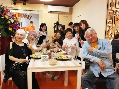 王力宏首曬父子同框照 敲碗求三寶名