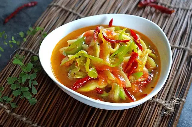 西瓜皮別再扔了,這麼好的寶貝做成下飯菜,多吃兩碗飯還沒吃過癮