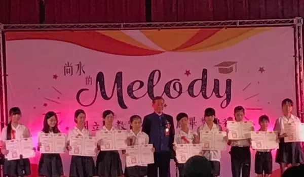 獨家》張安樂頒市長獎 教部要求校方向領獎的家長和學生道歉
