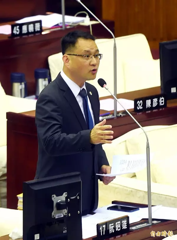 「白狼」頒市長獎 北市議員諷:白色力量 變「白狼」力量