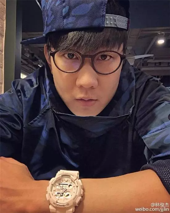 明星也愛收藏!羅志祥鞋比白敬亭還多,唐嫣包控,王一博滿地頭盔