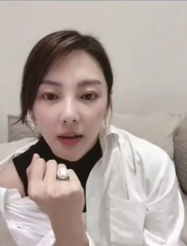 明星也愛收藏!羅志祥鞋比白敬亭還多,唐嫣包控,王一博滿地頭盔