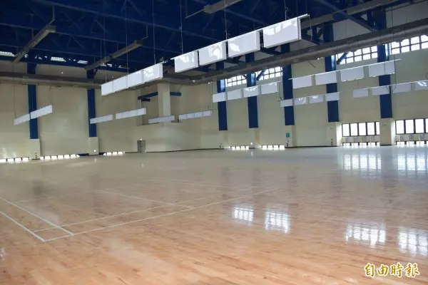中壢國民運動中心建物主體亮相 拚8月底試營運