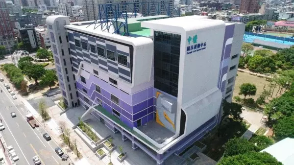 中壢國民運動中心建物主體亮相 拚8月底試營運