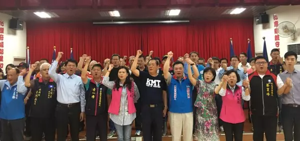 高思博拚團結 邀黃秀霜任競選總部主委
