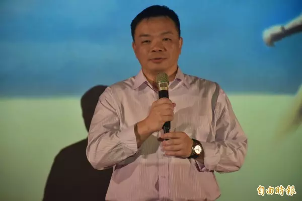 高思博拚團結 邀黃秀霜任競選總部主委