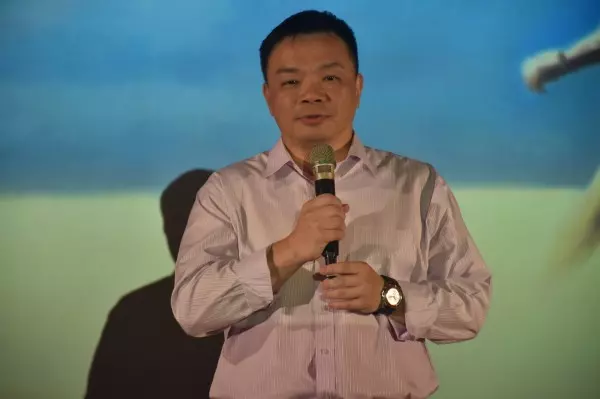 高思博拚團結 邀黃秀霜任競選總部主委