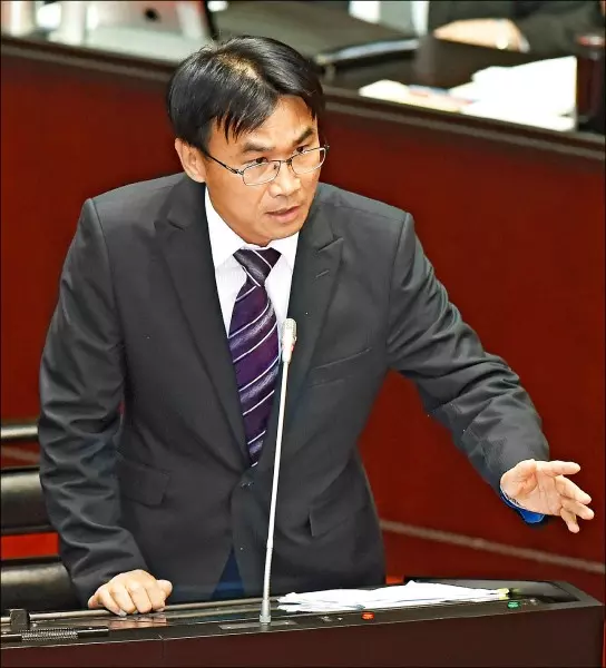 曾建議吳音寧轉換跑道 陳吉仲回應了