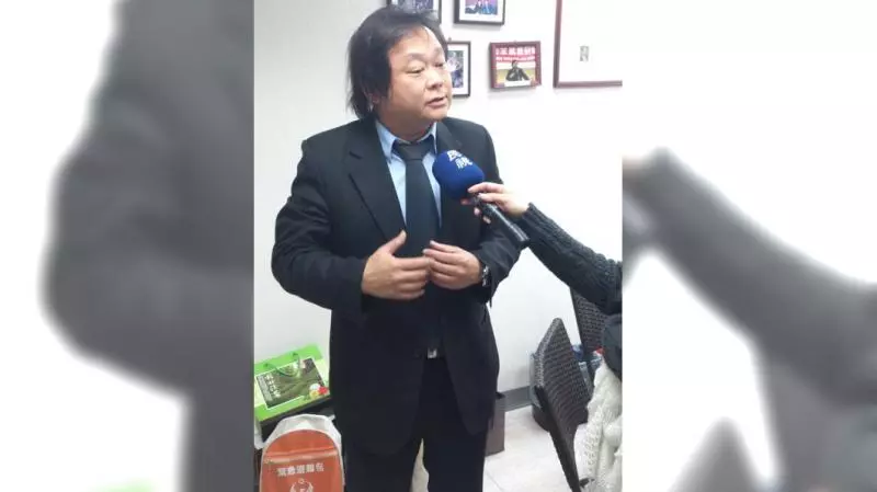 世堅情趴兔?王世堅密會肉感熟女 「每次 1hr」引好奇
