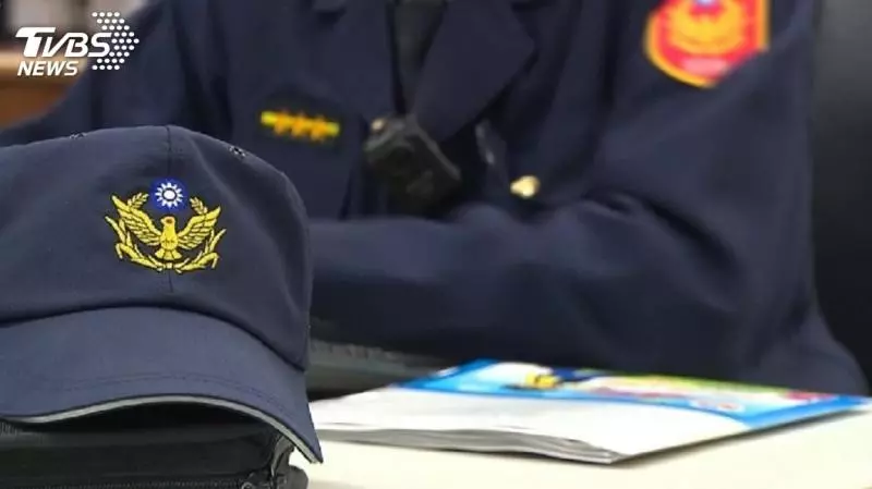 總統:警察是人民保母 政府是警察後盾