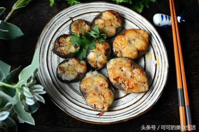 馬鮫魚這種做法你大概沒試過,煎著吃實在太香,只要換一種油來煎