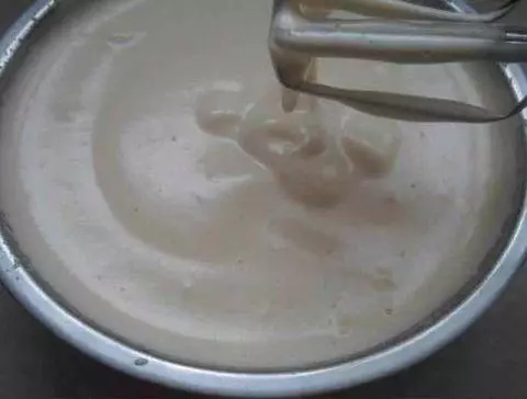 還記得小時候吃的雞蛋糕嗎?只要有麵粉雞蛋和糖在家也可以做出來