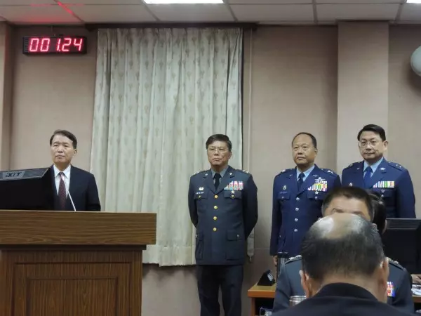 撈過界被立委批評 軍方:明年起不再自辦退 伍前職訓