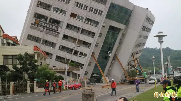花蓮雲門翠堤地震樓塌14死 建商等3人被起訴