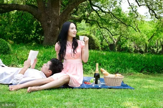 兒子出車禍,婆婆趕走兒媳婦,知道原因後村裡人都特別的感動