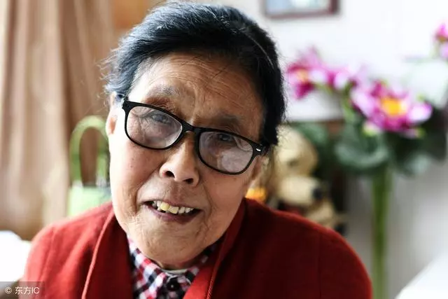 兒子出車禍,婆婆趕走兒媳婦,知道原因後村裡人都特別的感動
