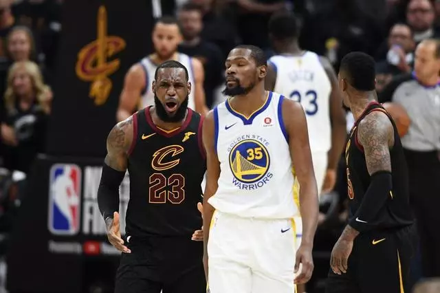 每日戰報:世界盃揭幕戰俄羅斯5比0大勝沙特