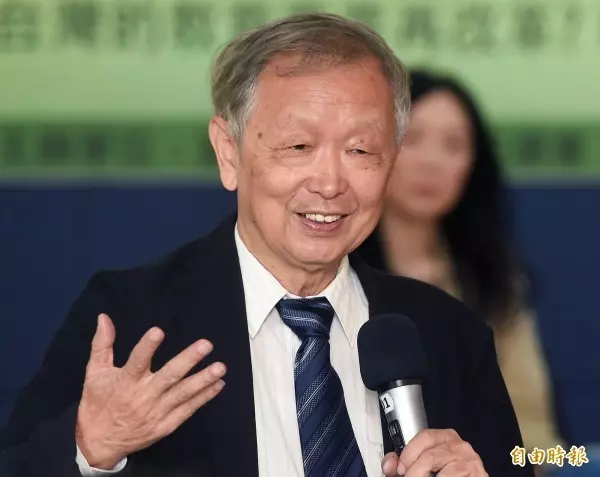 年改讓李家同嘆晚景淒涼 作家酸:年輕人都在吃土