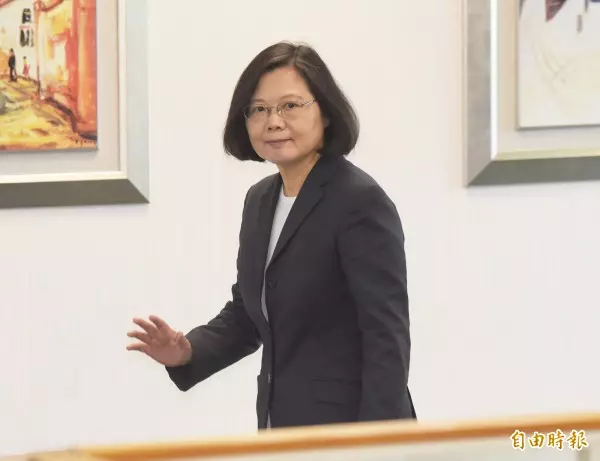 年改讓李家同嘆晚景淒涼 作家酸:年輕人都在吃土