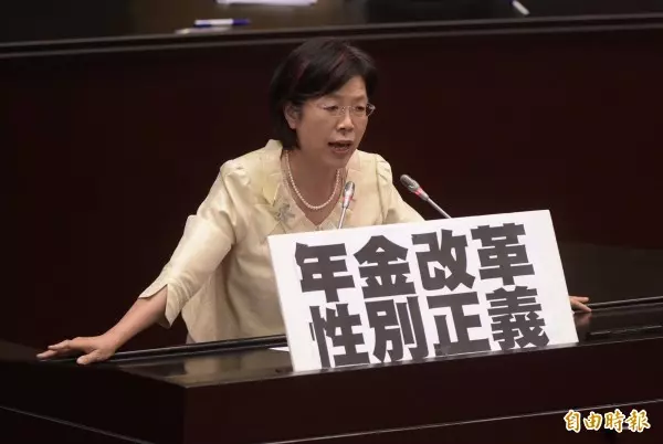 年改讓李家同嘆晚景淒涼 作家酸:年輕人都在吃土
