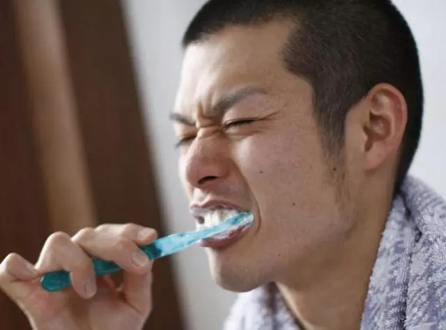 胃炎口臭是幽門螺桿菌在作怪,用這3方法,比吃藥可能要管用