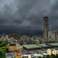 重開IG 小英貼照俏皮問:髮型看得出來誰 是誰吧?