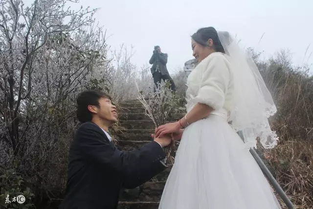 婚房和婚紗照都已備好,男友接我去他家看了次煙花,我死都要分手!
