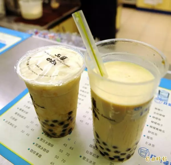 珍奶不可以用吸管喝?環保署嘆連總統都誤解
