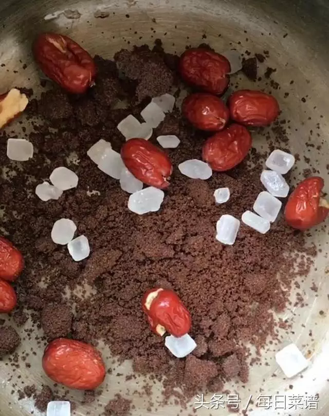 一節蓮藕一把糯米,煮一煮,香甜軟糯,做法簡單有營養,太香了
