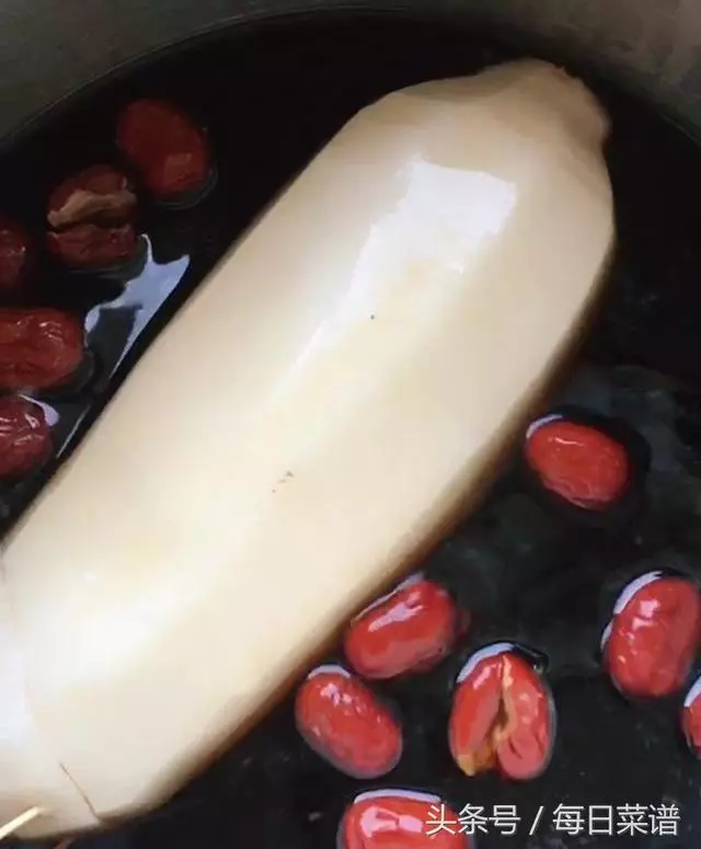 一節蓮藕一把糯米,煮一煮,香甜軟糯,做法簡單有營養,太香了