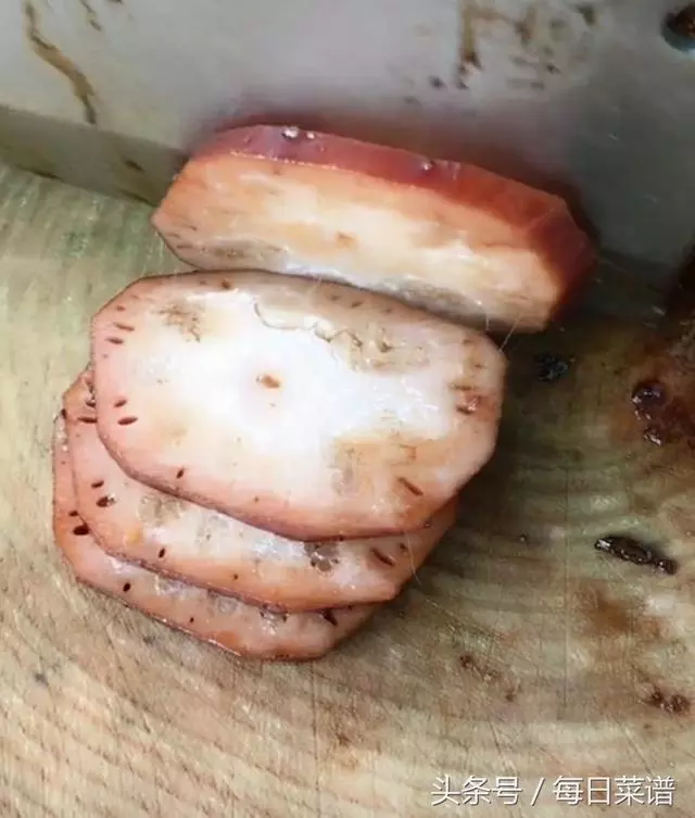 一節蓮藕一把糯米,煮一煮,香甜軟糯,做法簡單有營養,太香了