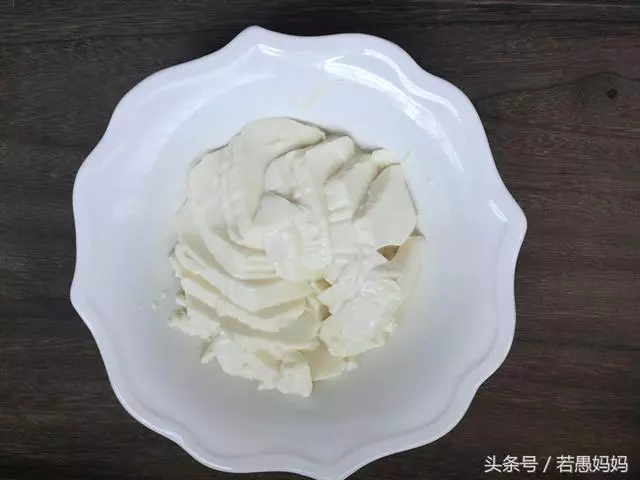 豆腐別燉也別燒湯,這種做法簡單又好吃,營養不流失,孩子最喜歡