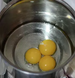 3分鐘教你做「蜂蜜蛋糕」,下午茶自己做,小孩吵著吃不夠!