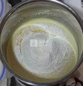 3分鐘教你做「蜂蜜蛋糕」,下午茶自己做,小孩吵著吃不夠!