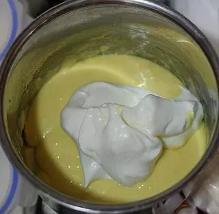 3分鐘教你做「蜂蜜蛋糕」,下午茶自己做,小孩吵著吃不夠!