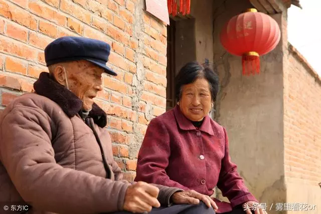 結婚兩年,凌晨上廁所發現老公在書房這樣,摸了摸肚子,我迷茫了